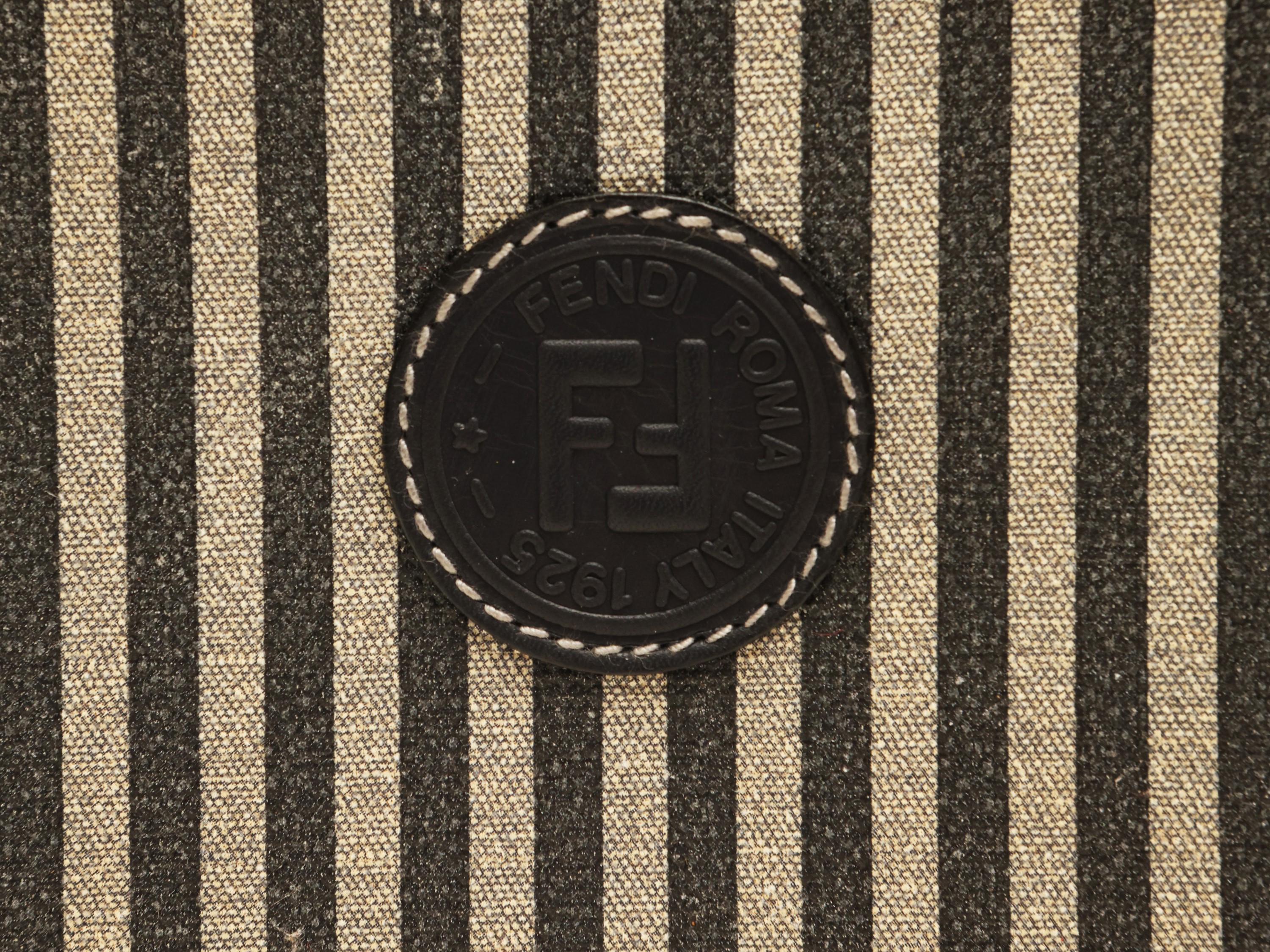 Fendi - Beauty Case in Tessuto a Righe Bianche e Blu