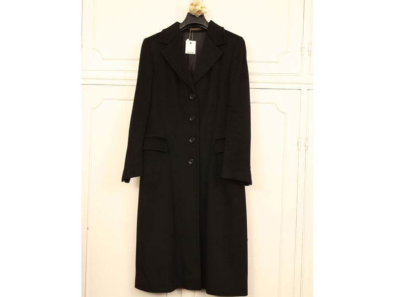 Cappotto in lana nera