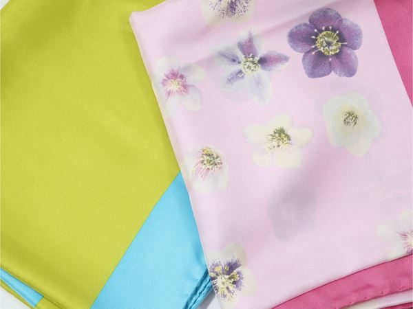 Due foulard in seta