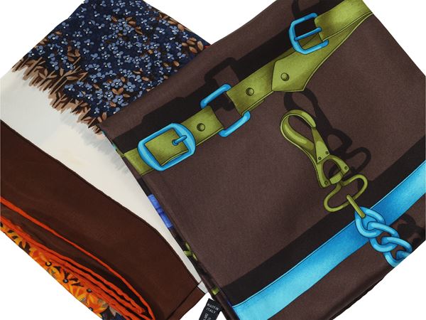 Due foulard in seta fantasia