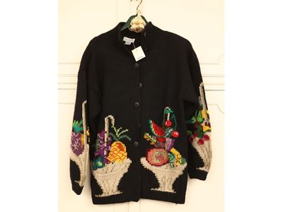 Cardigan in Lana Nera con Ricamo