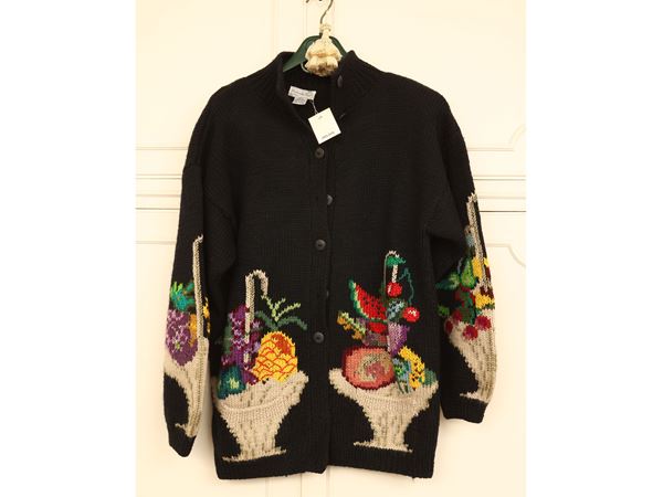 Cardigan in lana nera con ricamo