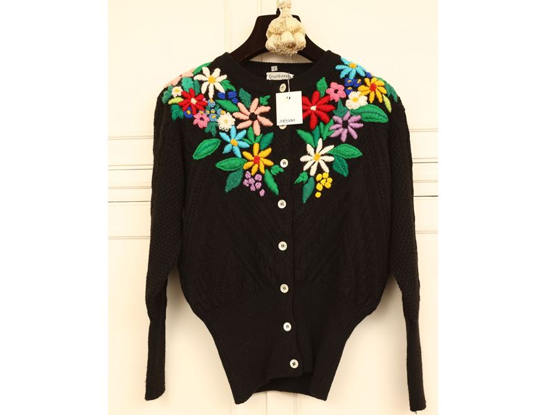 Cacharel - Cardigan in misto lana nera con ricamo floreale