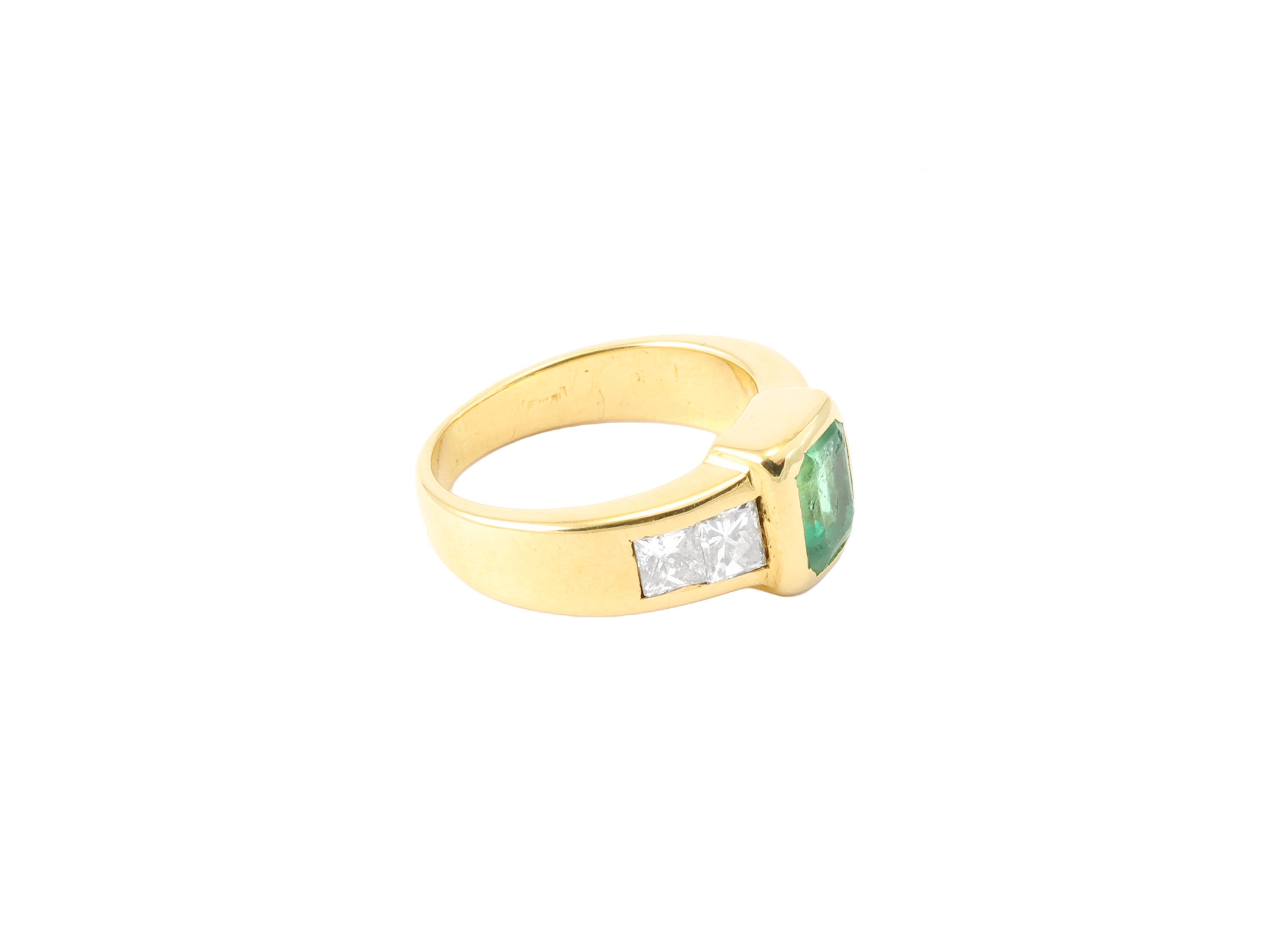 Anello in oro giallo diamanti e smeraldo