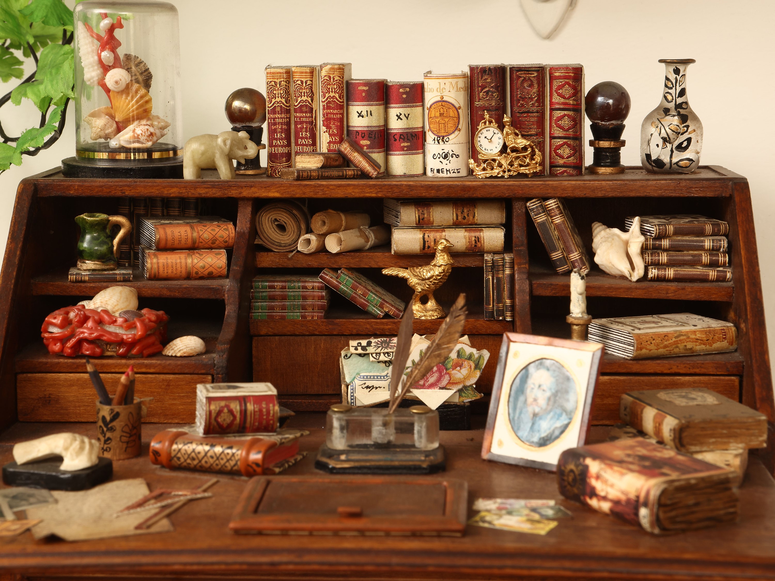 Scrittoio a ribalta in miniatura, legno, h 21 cm