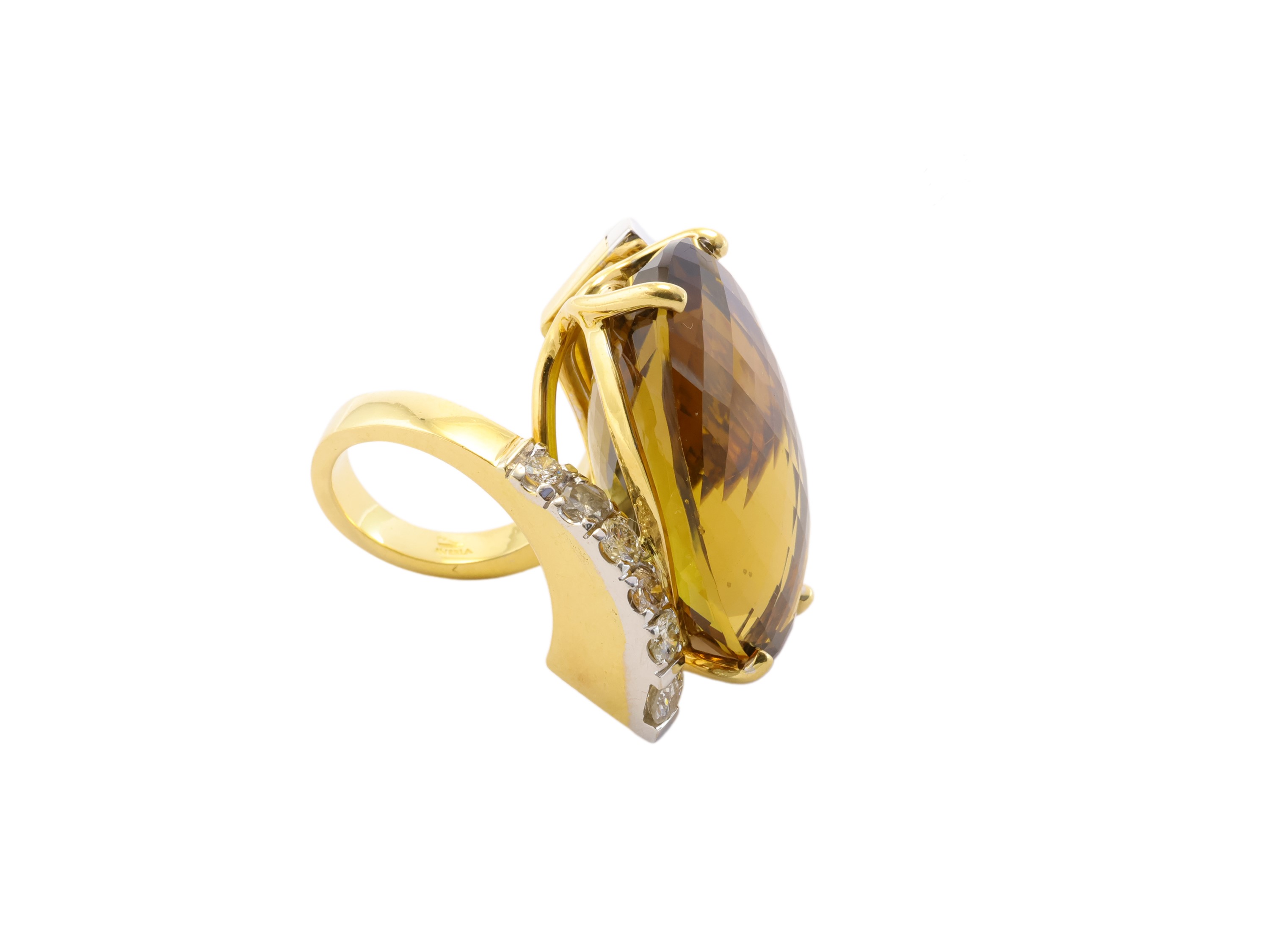Anello Contrariè in Oro Giallo, Quarzo e Diamanti
