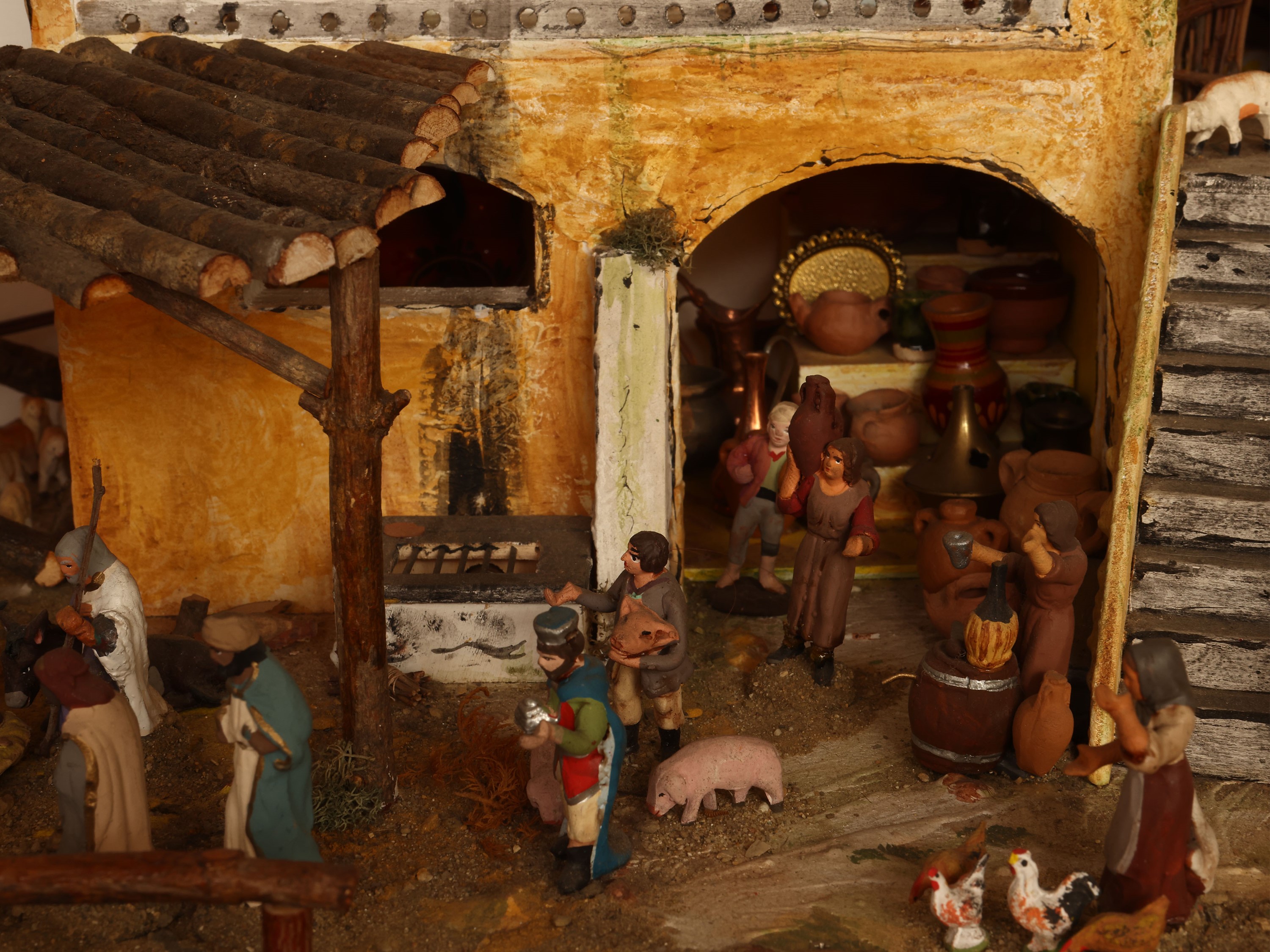 Presepe, scultura in legno con impianto elettrico