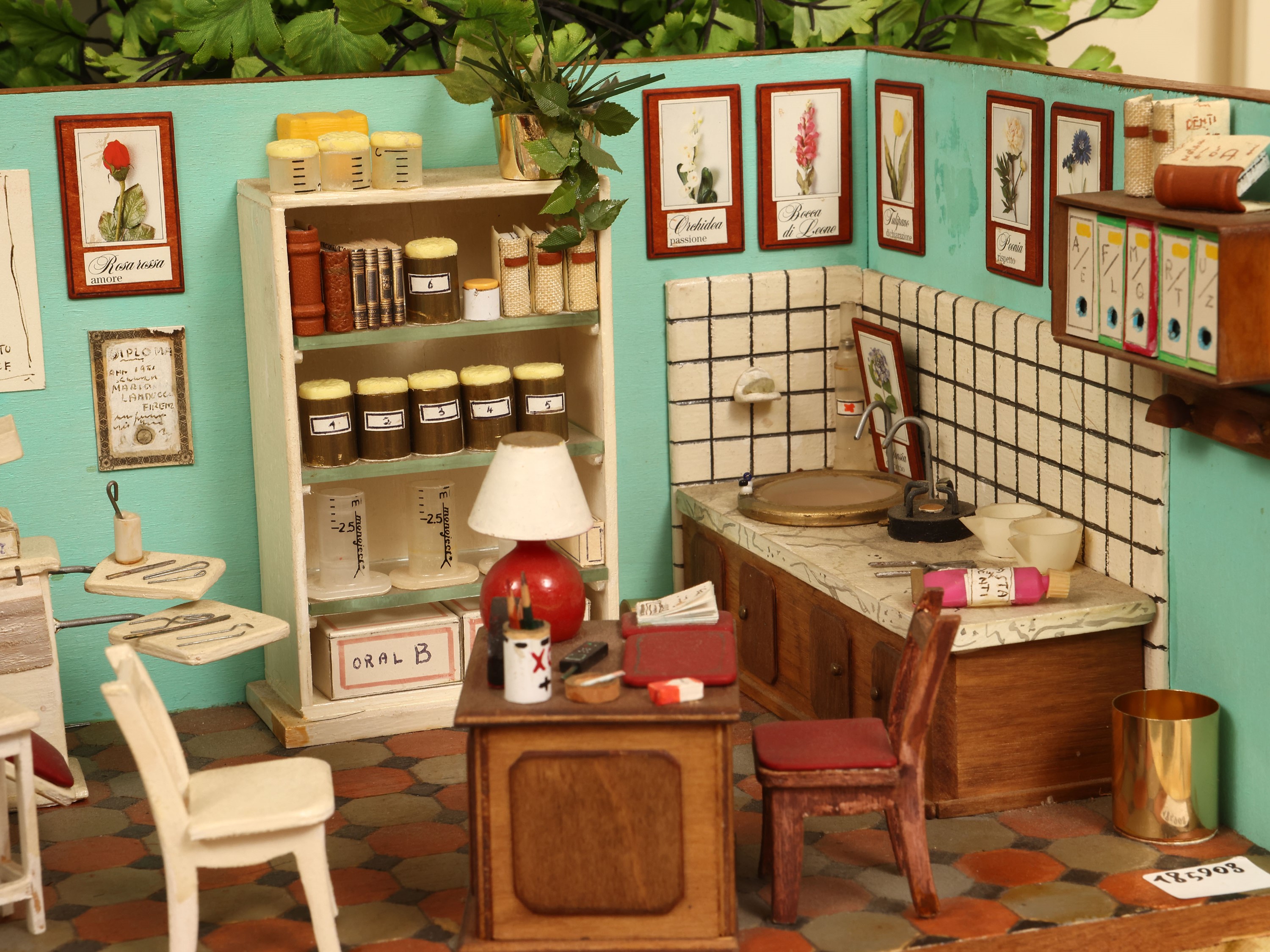 Studio dentistico in miniatura