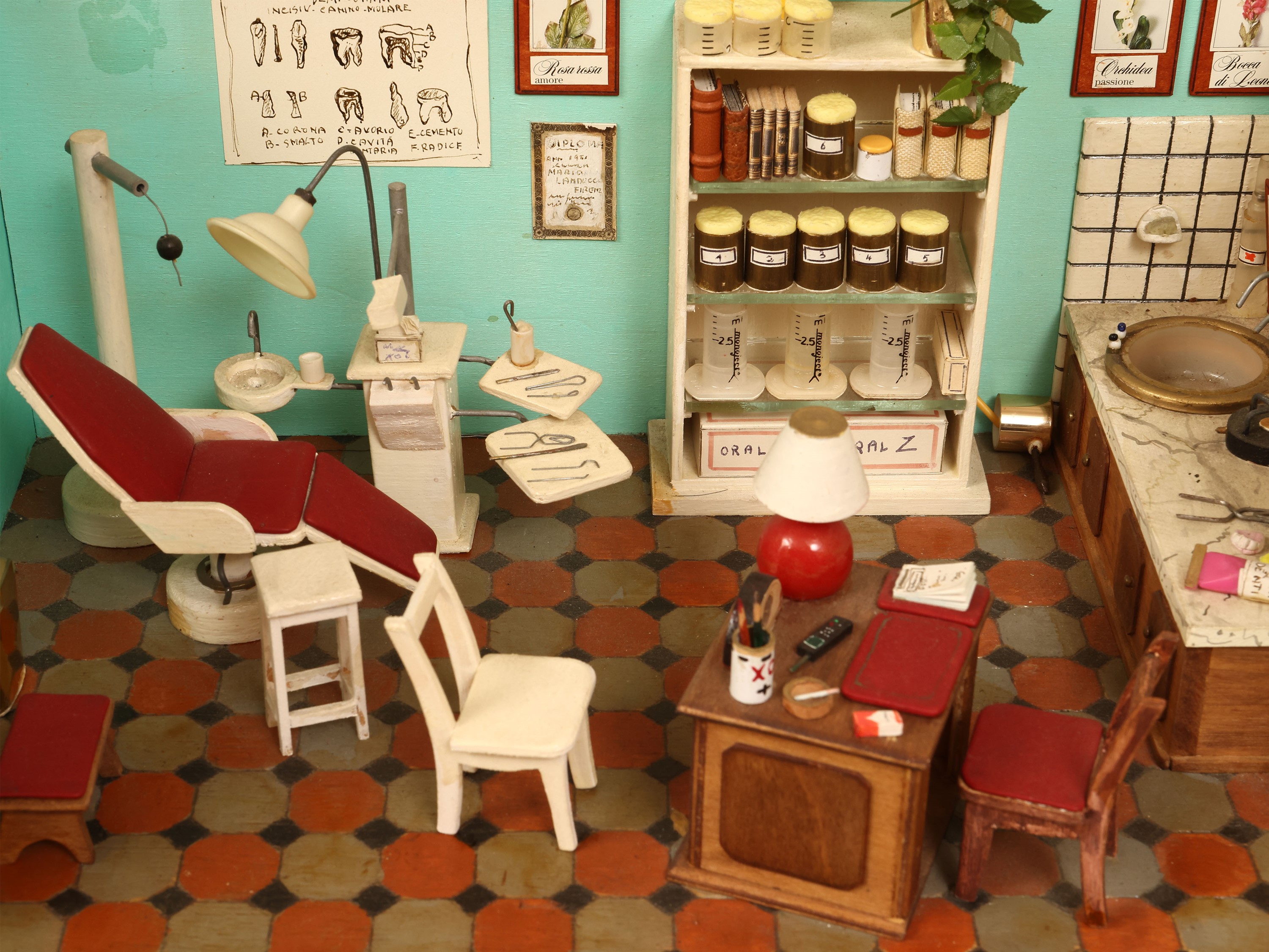 Studio dentistico in miniatura
