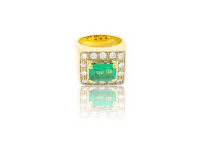 Anello in Oro Giallo, Diamanti e Smeraldo