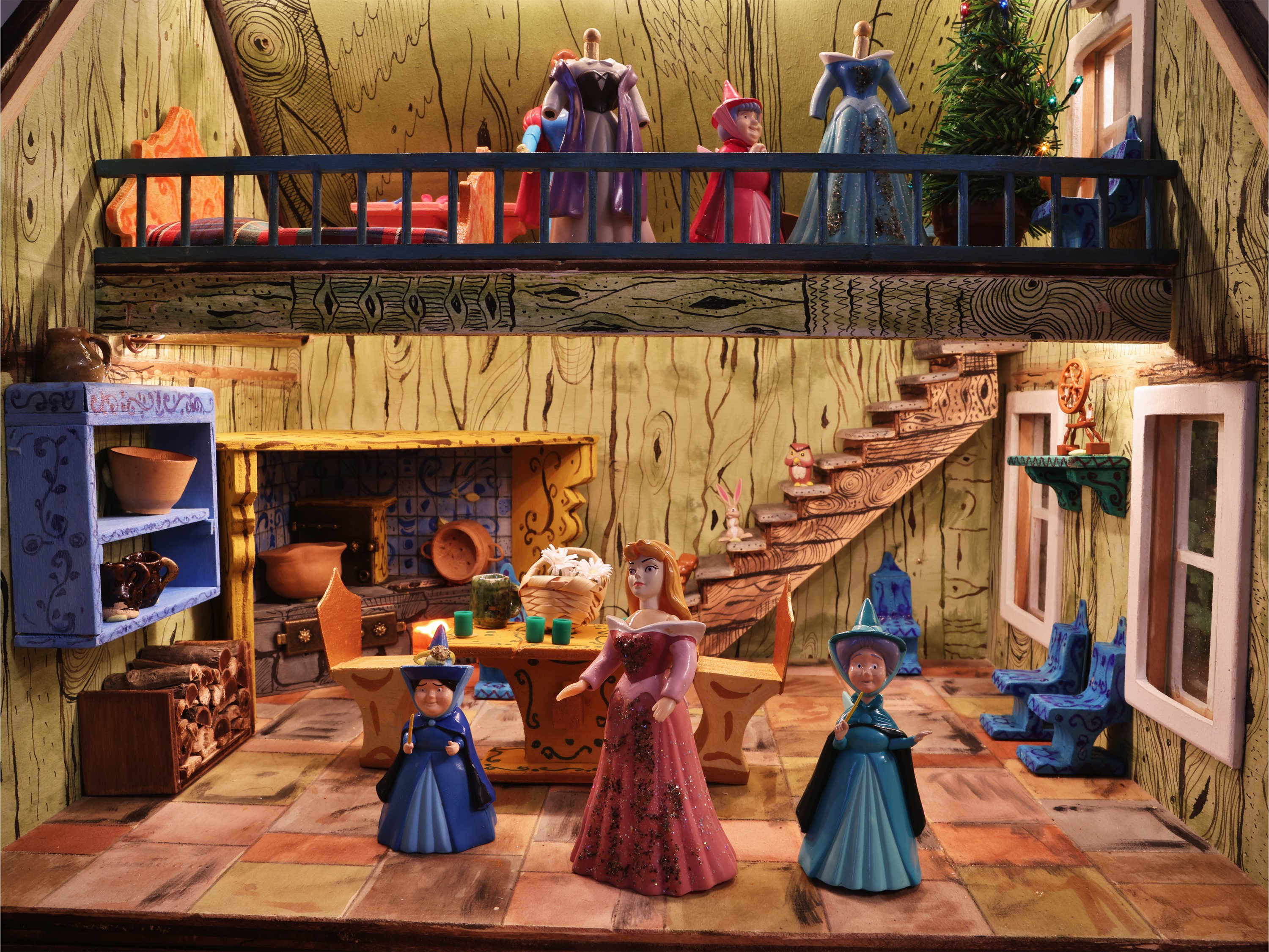 Opera artigianale in legno dipinto, La Casa di Cenerentola