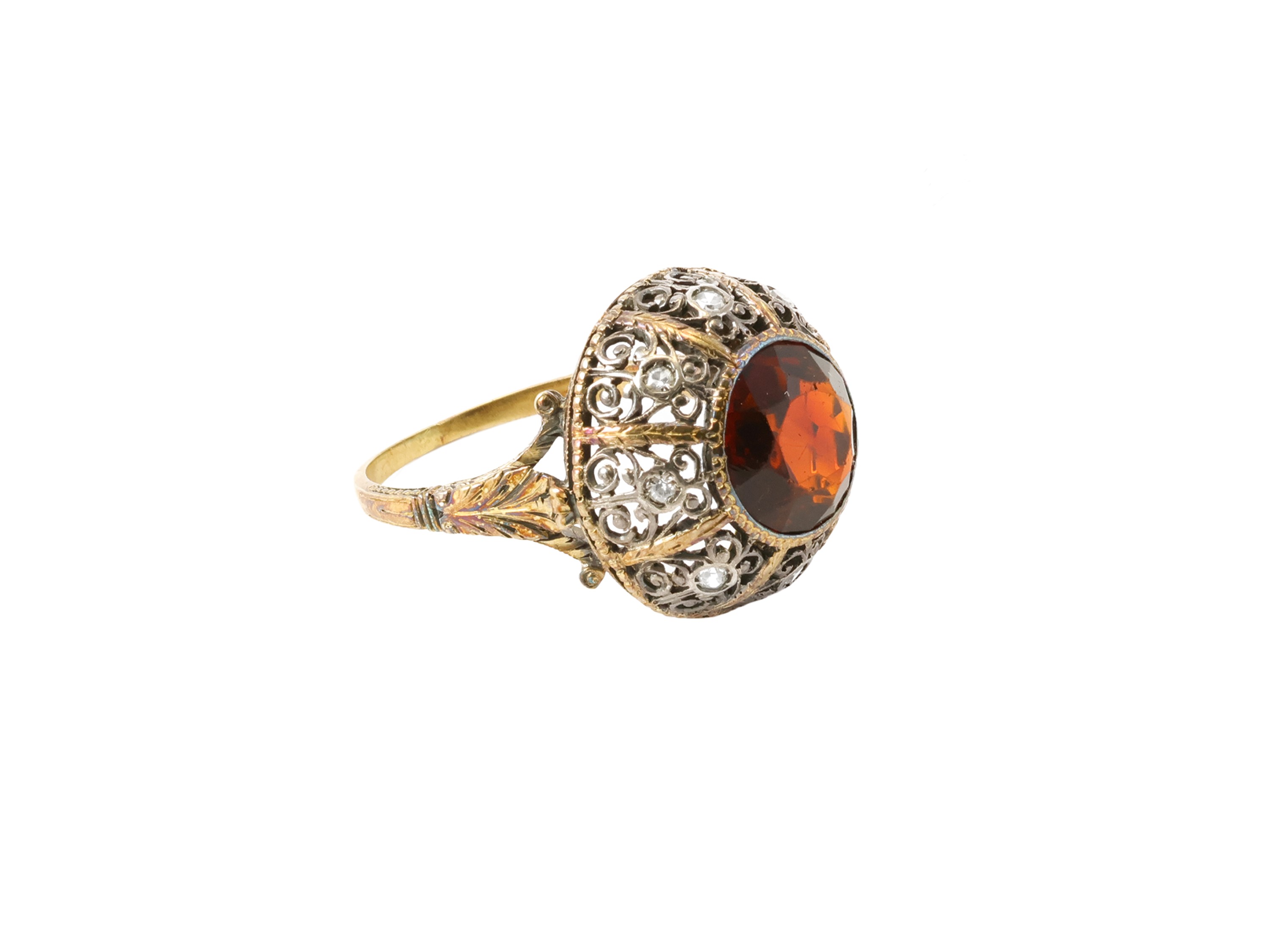 Anello in oro, argento, diamanti e pietra color arancio
