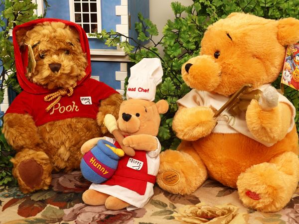 Tre peluche Disney  - Asta Stravaganze fiorentine: tra fiaba e collezionismo - Maison Bibelot - Casa d'Aste Firenze - Milano