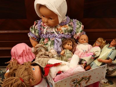 Barbie vintage, collezione di peluches e accessori assortiti