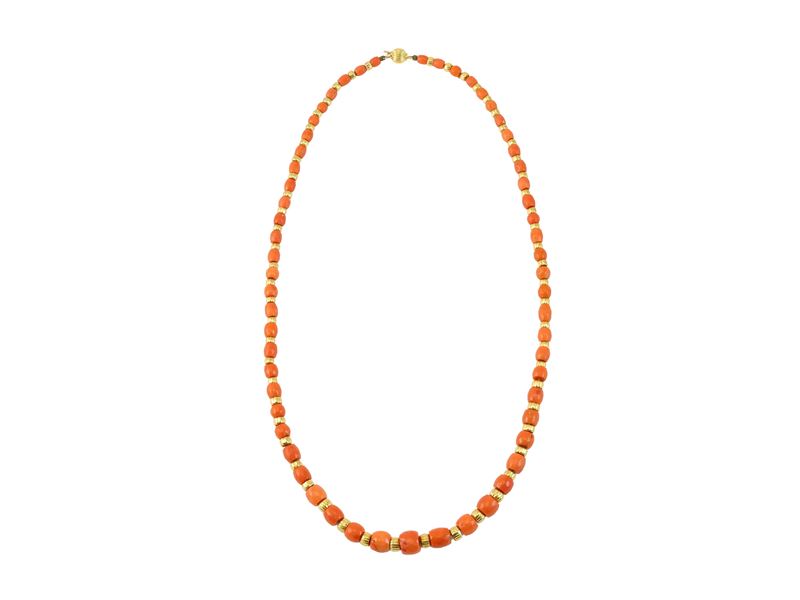 Collana in corallo e oro giallo