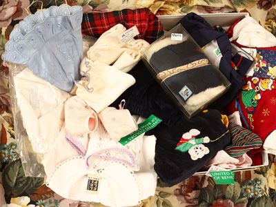 GuardeRoberta, Piccolo guardaroba per bambina con abbigliamento assortito