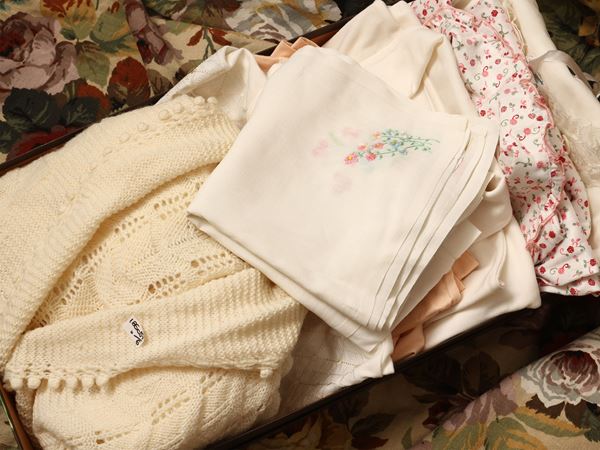 Lotto di camicie da notte  - Asta Stravaganze fiorentine: tra fiaba e collezionismo - Maison Bibelot - Casa d'Aste Firenze - Milano
