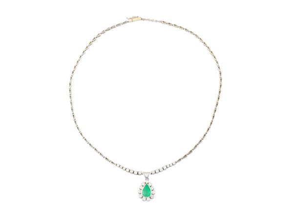 Collana girocollo in oro bianco, diamanti e smeraldo  - Asta Gioielli e Orologi - Maison Bibelot - Casa d'Aste Firenze - Milano