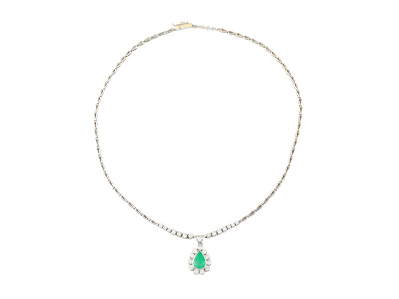 Collana girocollo in oro bianco, diamanti e smeraldo
