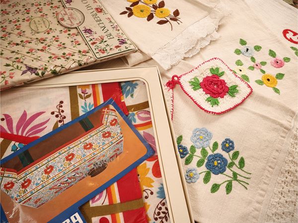 Miscellaneous table and kitchen linen  - Auction Florentine extravagances: between fairy tales and collecting - Maison Bibelot - Casa d'Aste Firenze - Milano