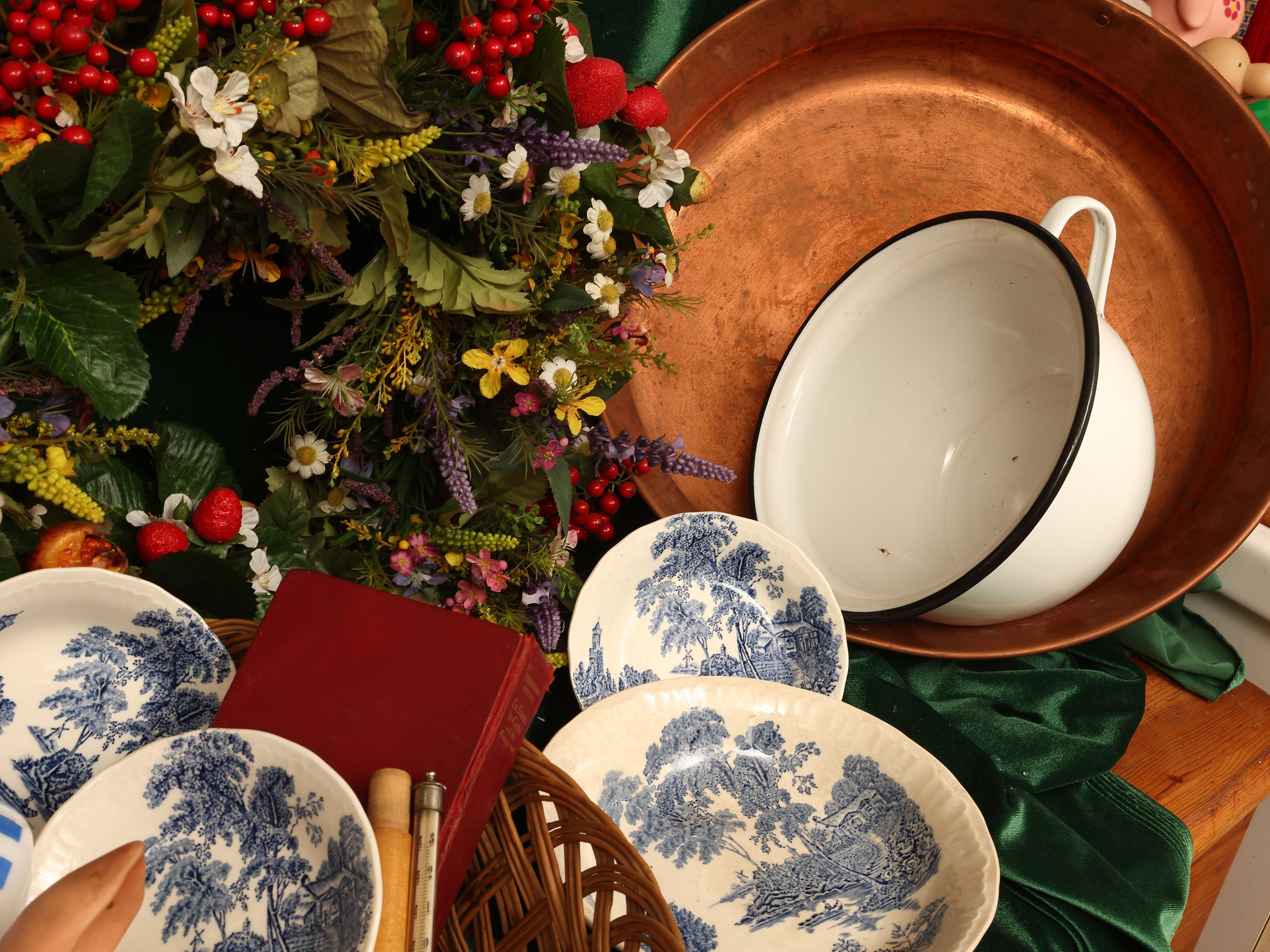 Miscellanea di accessori d'epoca