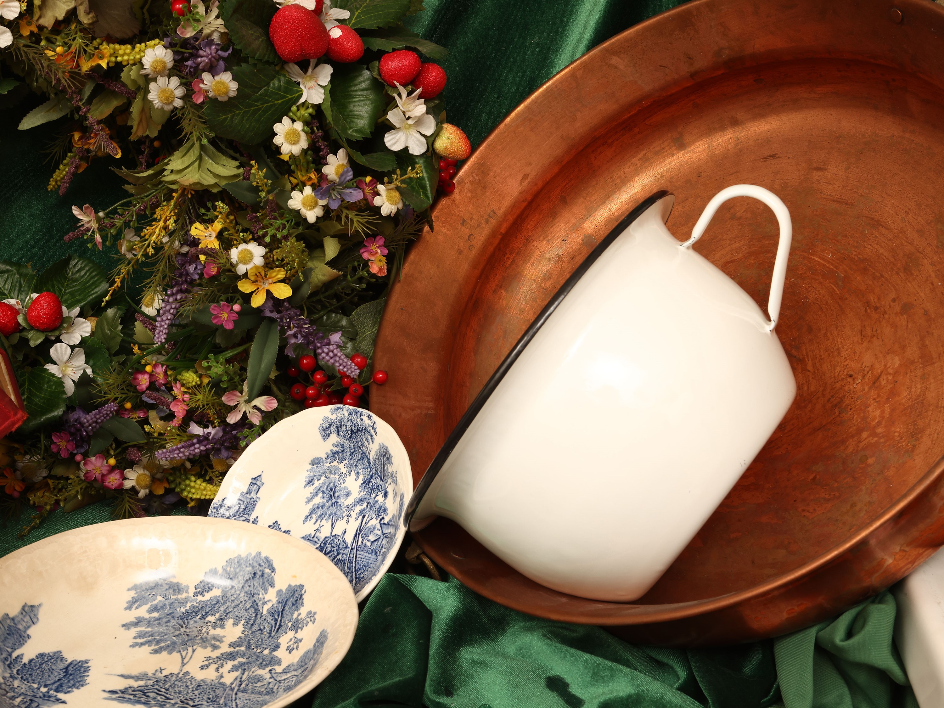 Miscellanea di accessori d'epoca