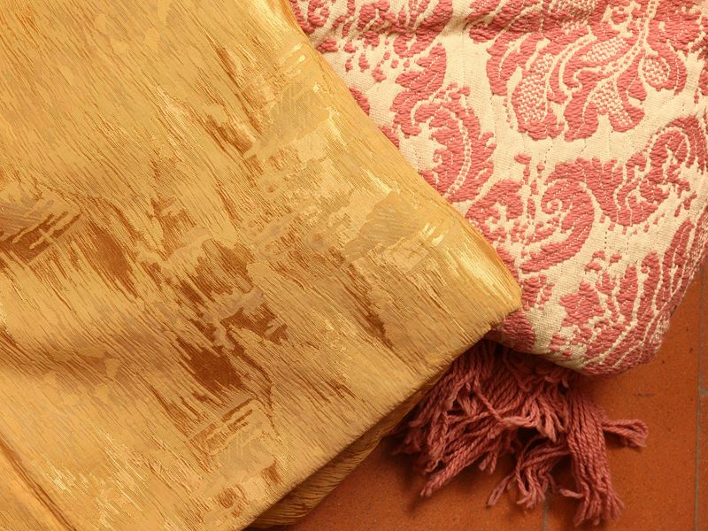 Coperte matrimoniali in damasco e filato metallico