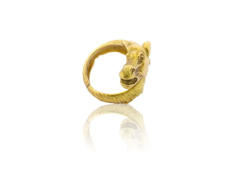 Anello in oro giallo