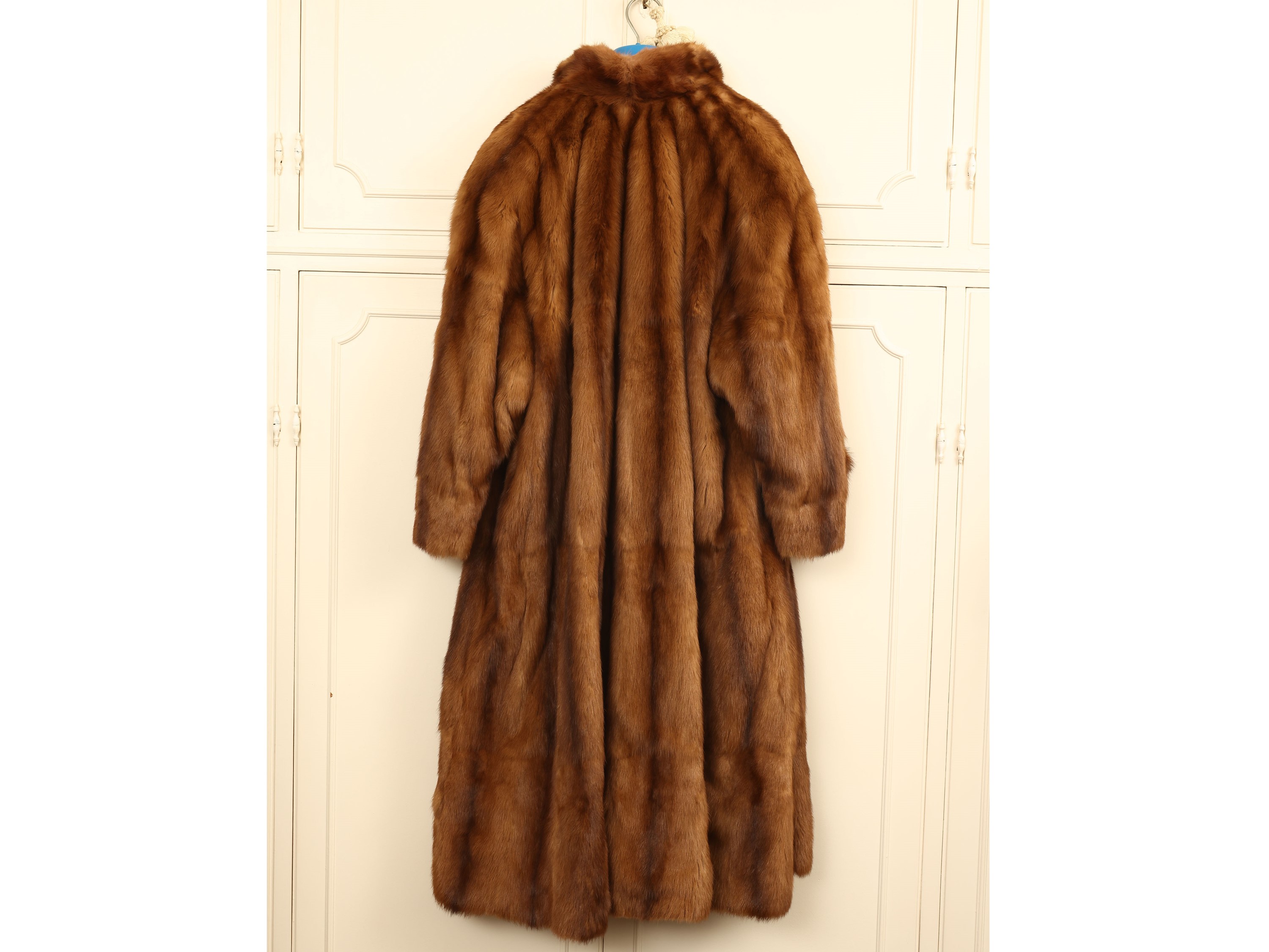 Cappotto lungo in pelliccia di visone marrone