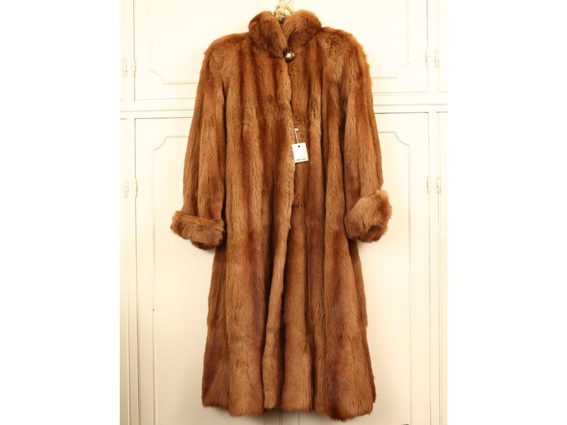 Cappotto lungo in pelliccia di visone marrone