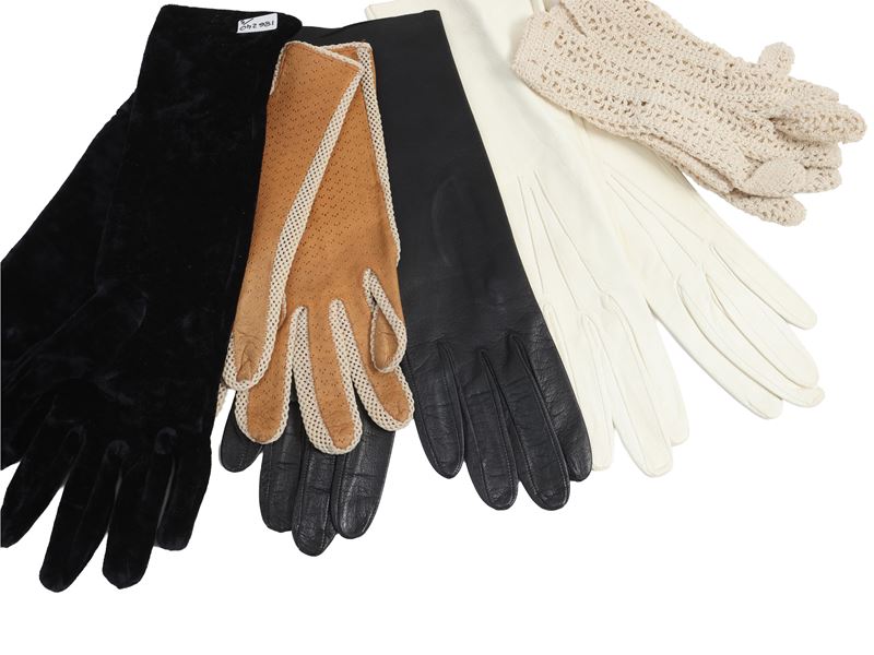 Cinque paia di guanti