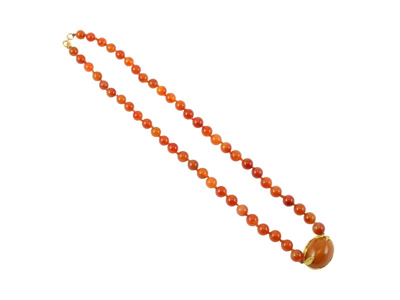Collana in corniola e oro giallo