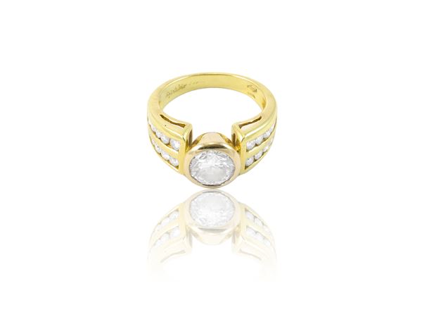 Anello in oro giallo e diamanti