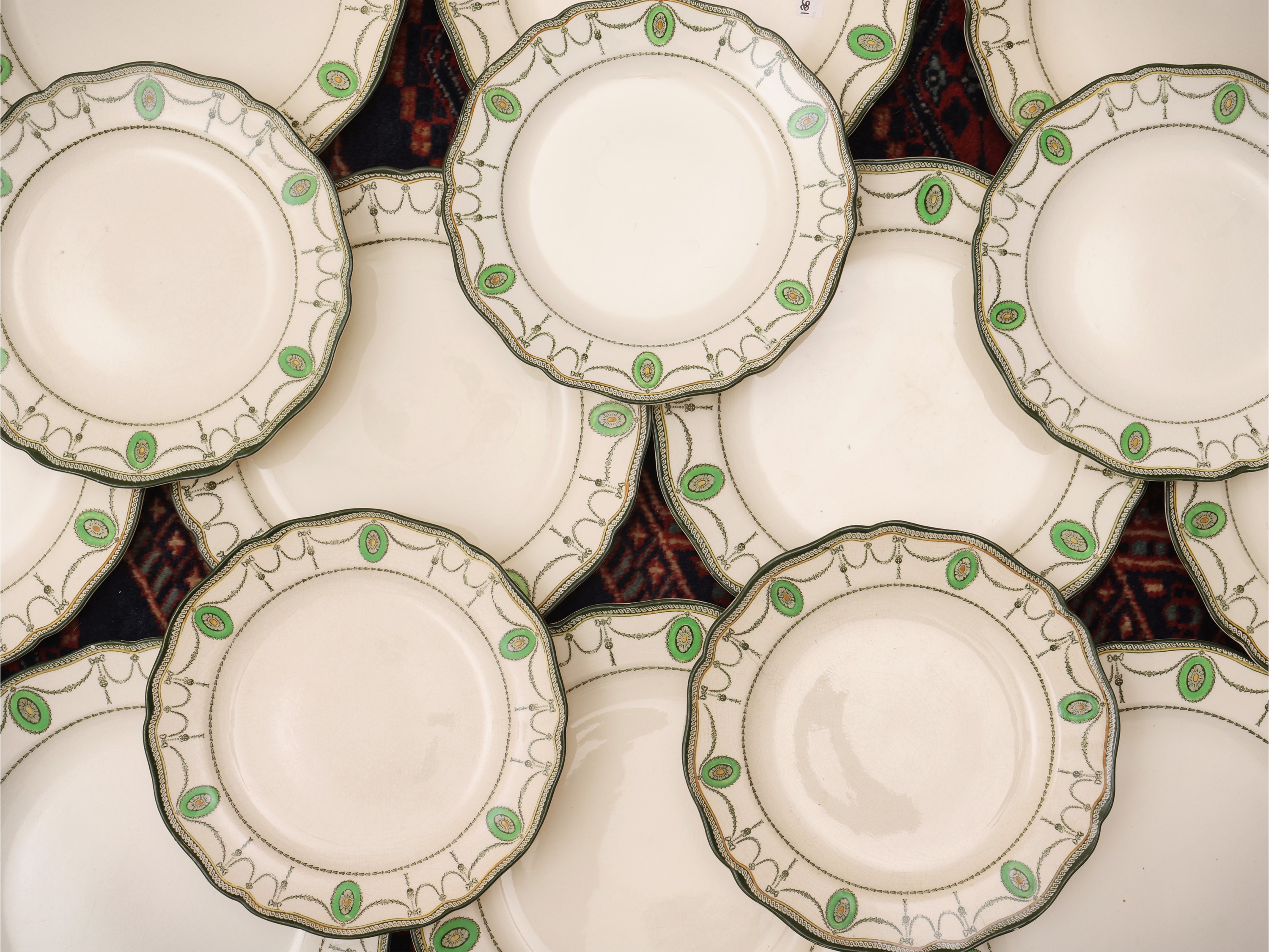 Servito di Piatti Modello Countess in Terraglia, Royal Doulton