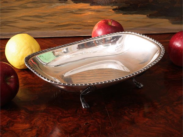 Silver centerpiece basket