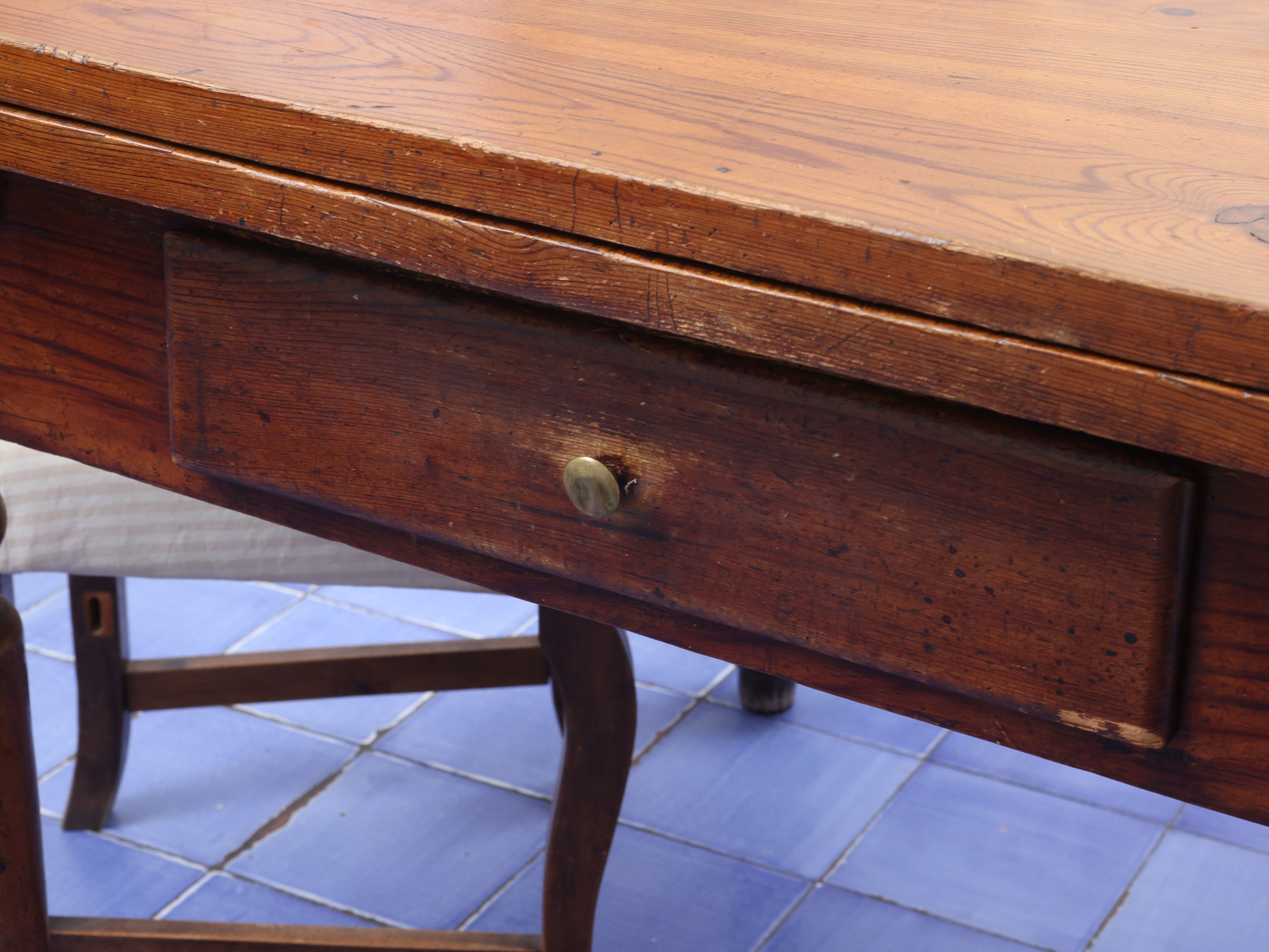 Tavolo da Pranzo a Tiro in Legno Tenero