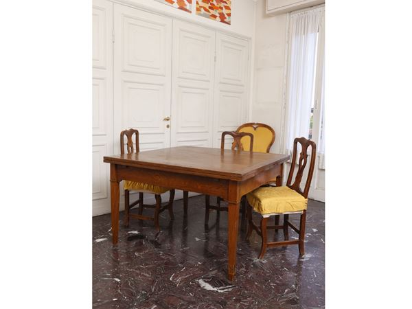 Dining table in chestnut and soft wood