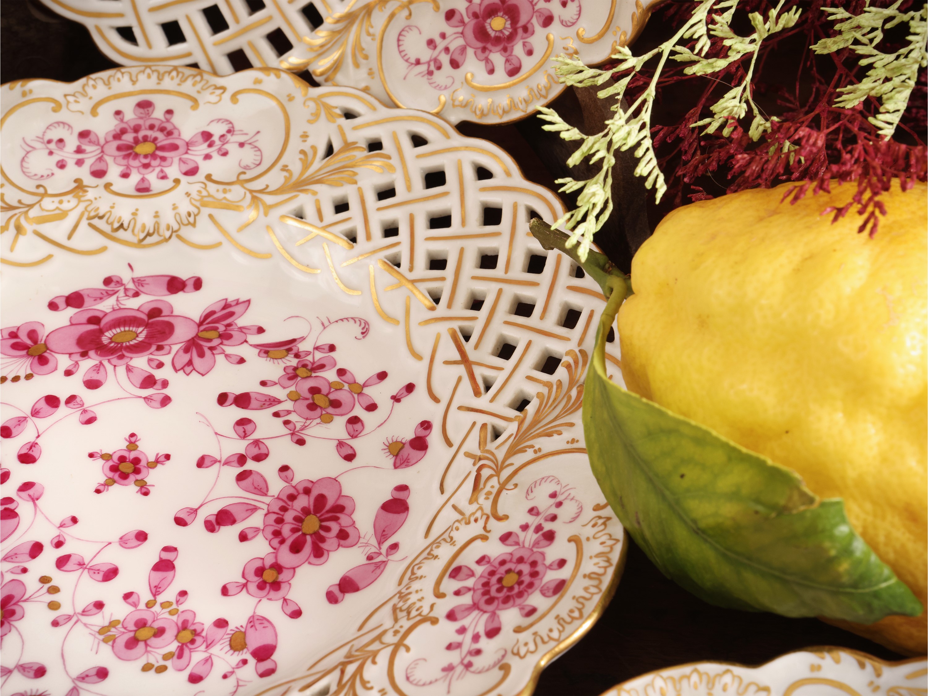Serie di Sei Piattini da Dolce in Porcellana, Decoro Indische Blumen, Meissen