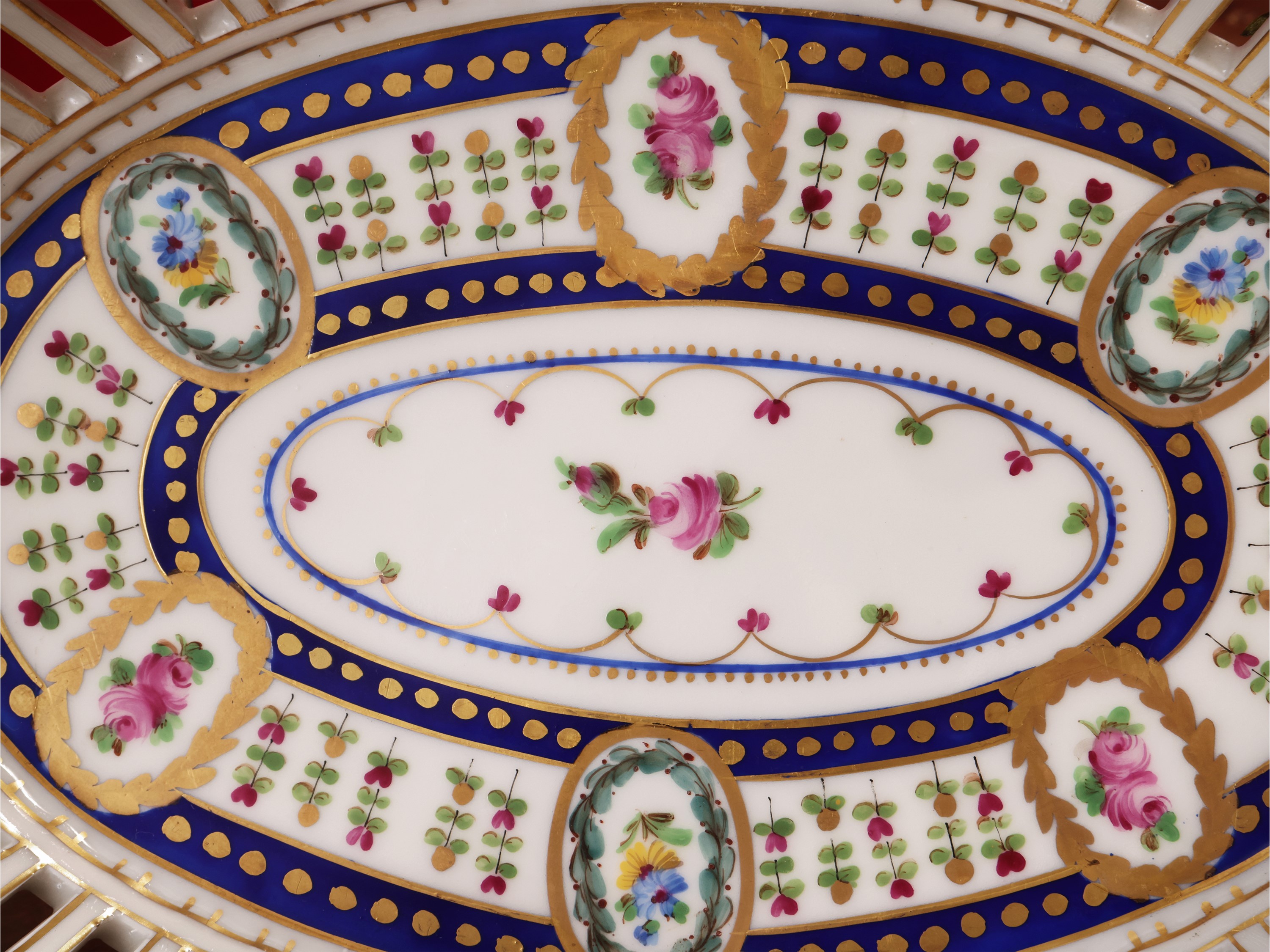Accessori in porcellana di Dresda per decorare la tavola
