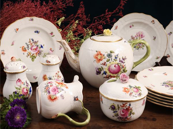 Set da merenda in porcellana, decoro Bouquet de Saxe, Herend