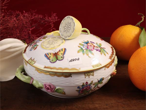 Biscottiera in porcellana, decoro Queen Victoria, Herend