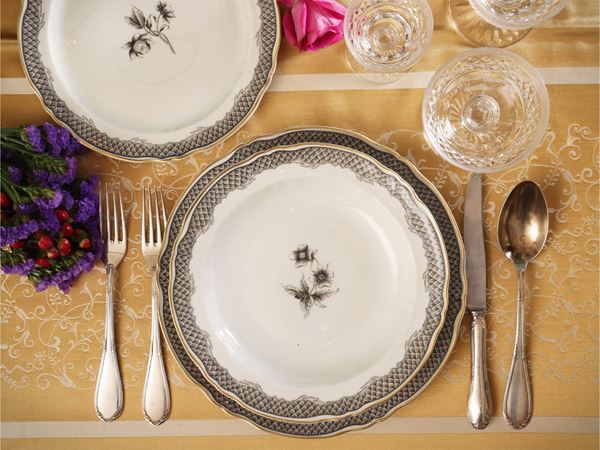 Servizio di piatti in porcellana, decoro Gray Shell, Limoges