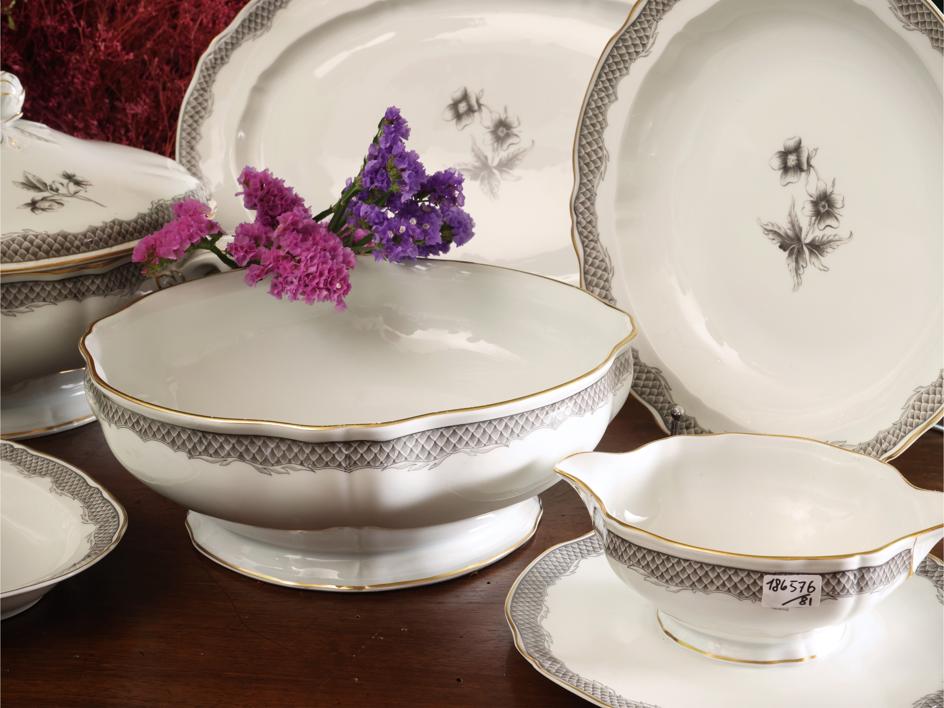 Servizio di Piatti in Porcellana, Decoro Gray Shell, Limoges