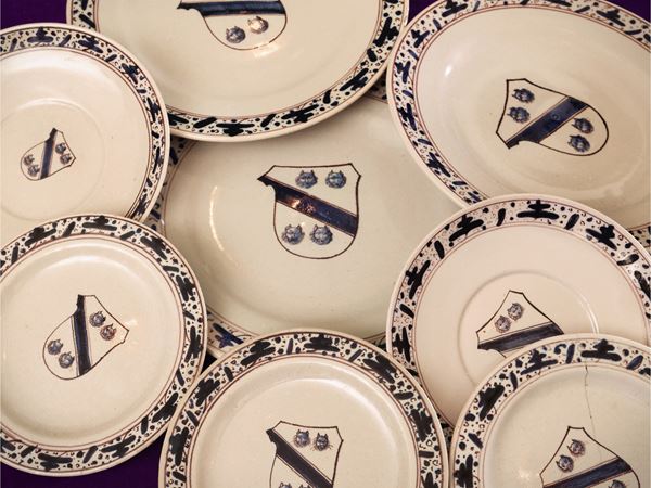 Assortimento di piatti in ceramica smaltata, Cantagalli