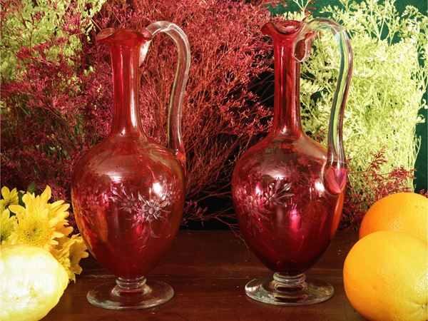Coppia di caraffe da vino in cristallo rosso Baccarat