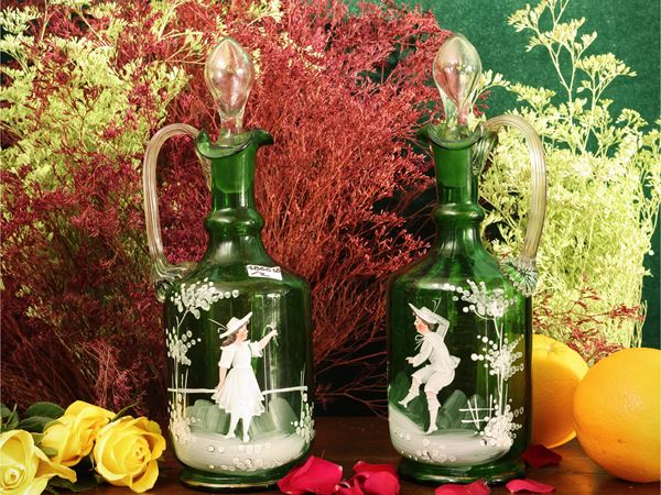 Coppia di caraffe in vetro verde, Mary & Gregor