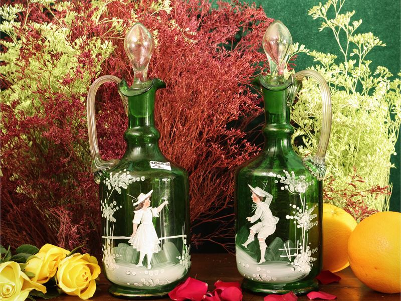 Coppia di Caraffe in Vetro Verde, Mary & Gregor