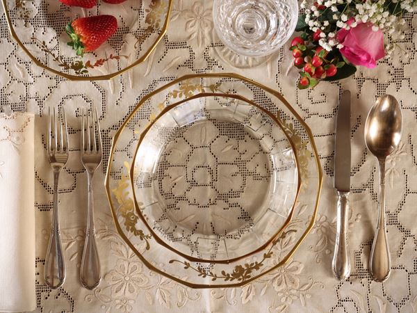 Servizio di piatti in vetro lumeggiato oro, Bormioli