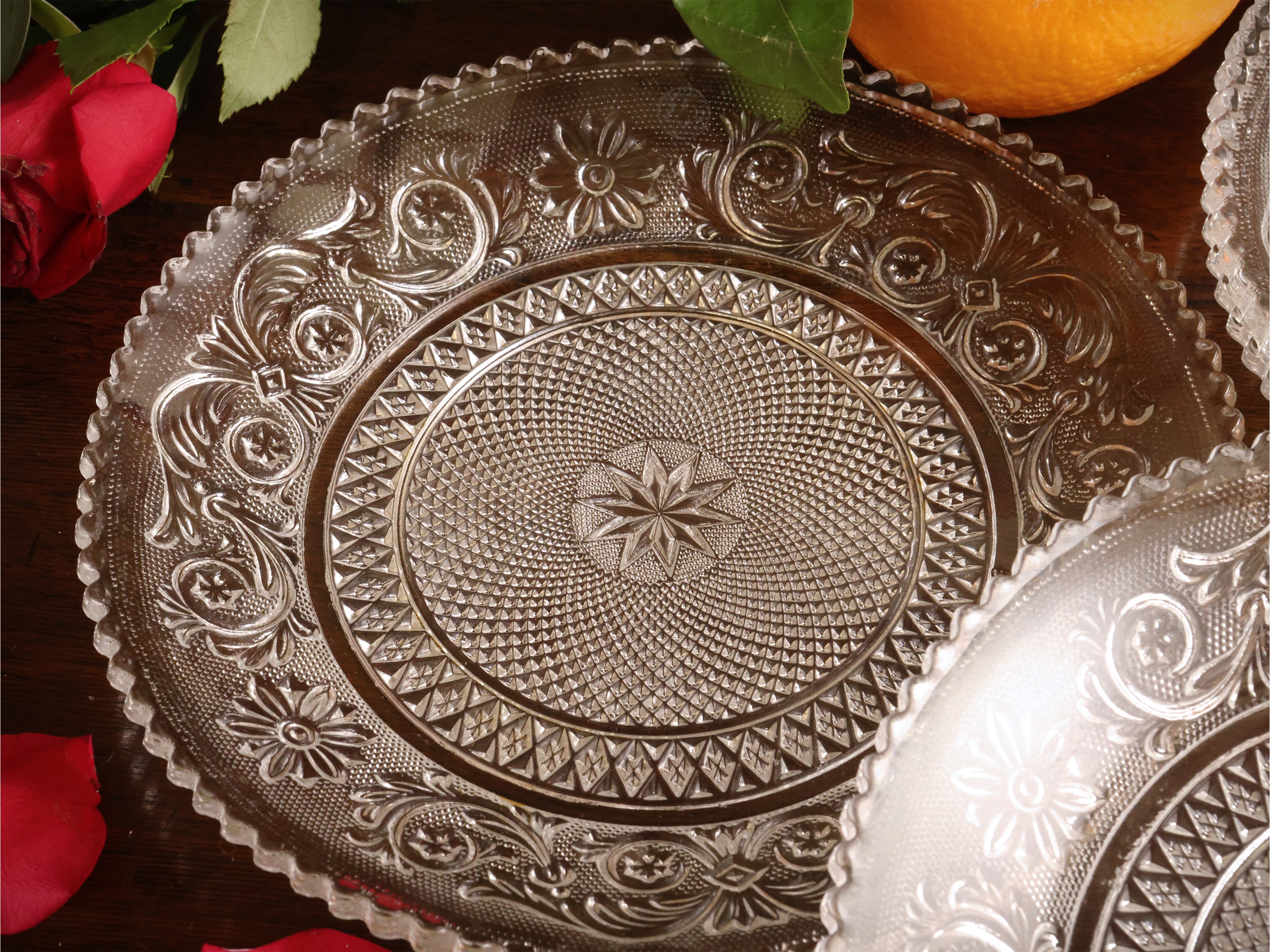 Dodici Piattini in Vetro Pressato, Modello Arabesque, Baccarat