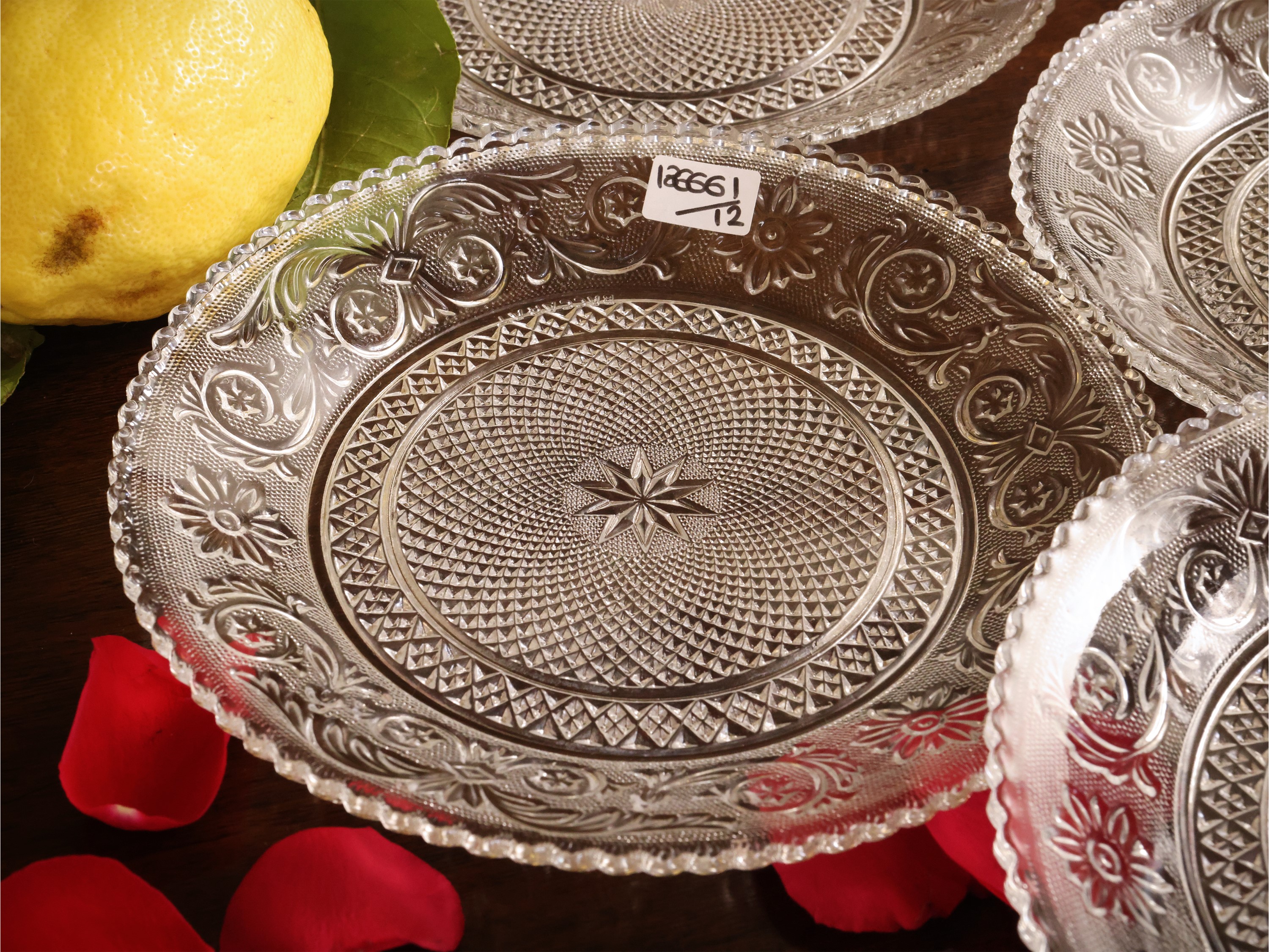 Dodici Piattini in Vetro Pressato, Modello Arabesque, Baccarat